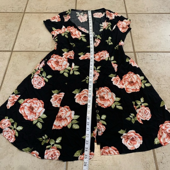 Forever 21+ Plus Size Floral Wrap-Style Mini Dress 1X - Picture 5 of 5